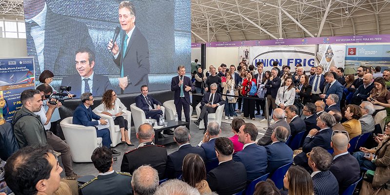 Un momento del Career Day 2026 promosso da Unindustria Calabria al Polo Fieristico "Giovanni Colosimo" di Catanzaro, che ha riunito imprese, istituzioni, università e migliaia di giovani provenienti da tutta la regione.