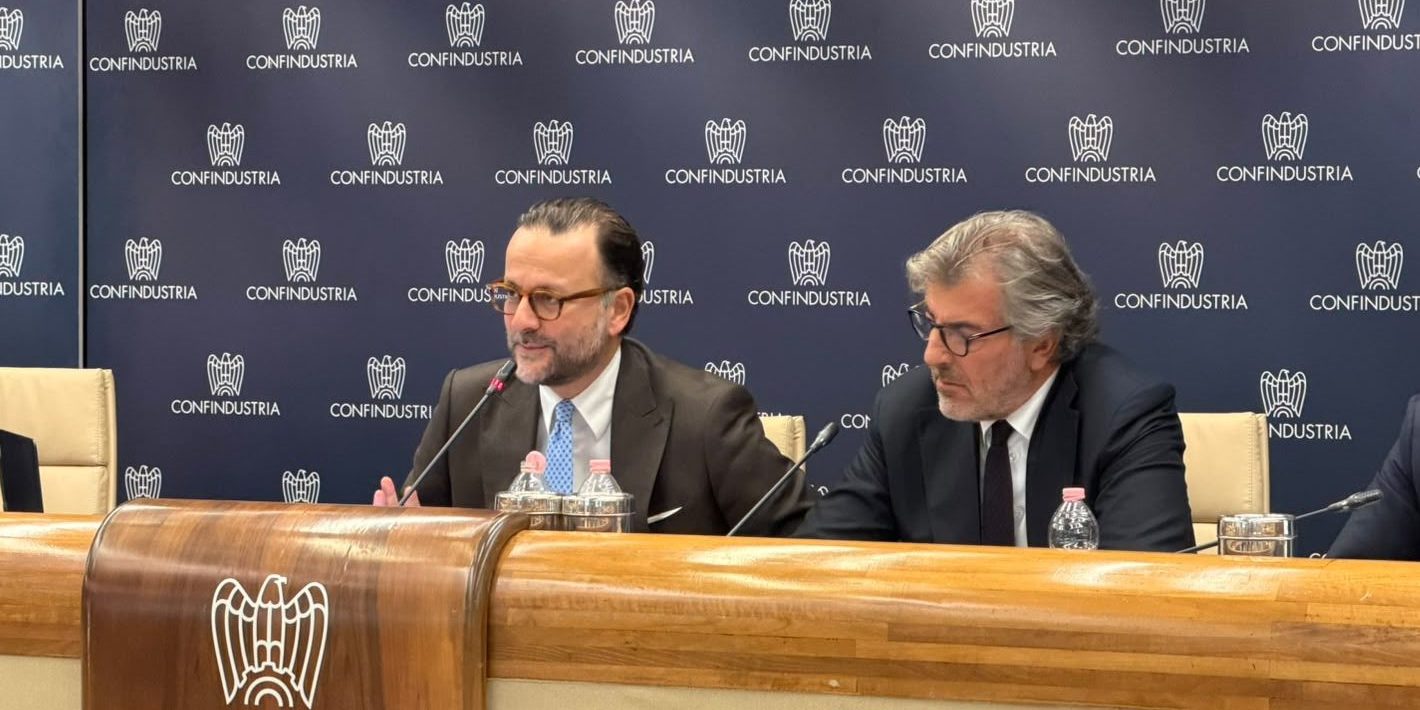Il presidente di Piccola Industria, Fausto Bianchi, insieme al direttore delle Relazioni Esterne, Livio Vanghetti.
