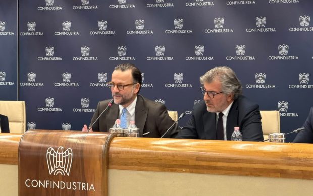 Il presidente di Piccola Industria, Fausto Bianchi, insieme al direttore delle Relazioni Esterne, Livio Vanghetti.